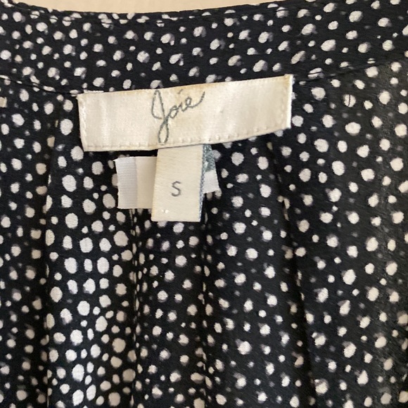 Silk Joie sleeveless black and white dotted/small spot print. Size small. - Picture 2 of 3